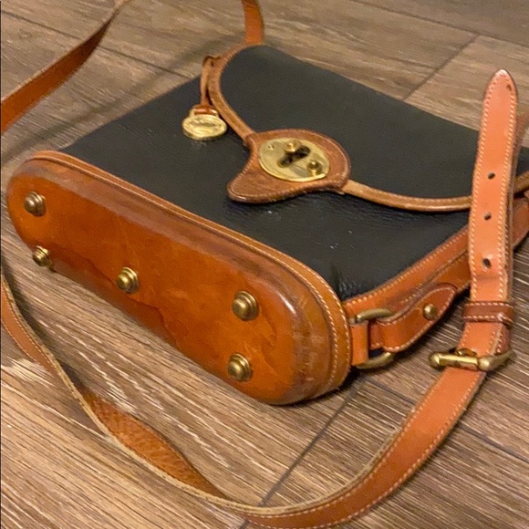 Dooney and Bourke Vintage “Spectator” Bag - Picture 4 of 15